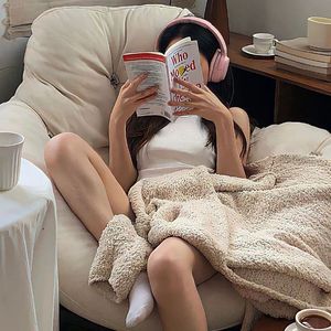 美女又黄又刺激又爽
